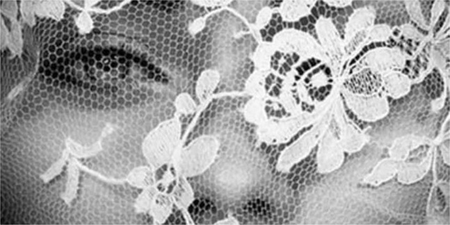 Lace veil detail